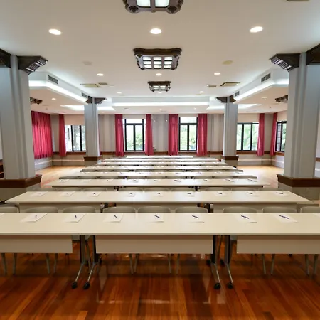 Escuela מלון