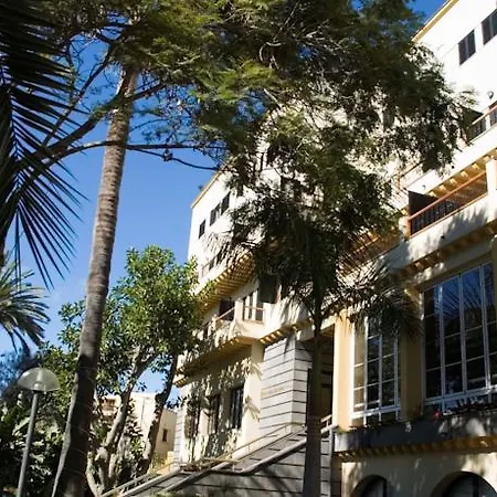 Escuela 4*
